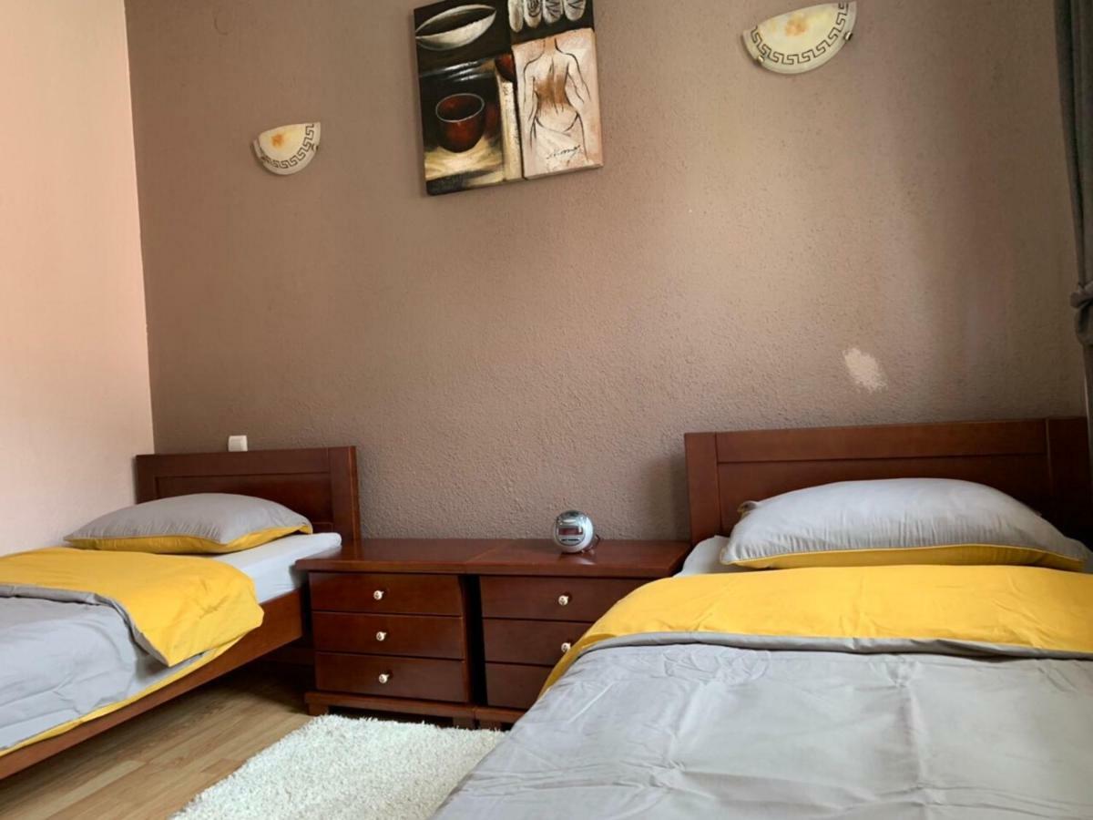 Apartmani Alo Alo بلاف المظهر الخارجي الصورة